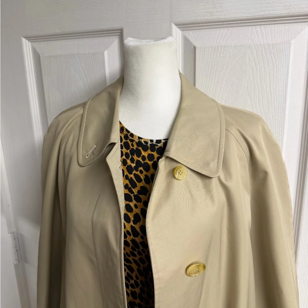 Burberrys England Long Trench Coat With Nova Check Pattern - Picture 7 of 7